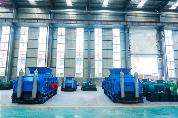 時(shí)產(chǎn)200噸對(duì)輥制沙機(jī)多少錢(qián)一臺(tái)